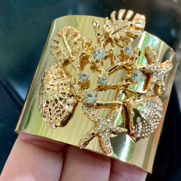 Lilly Pulitzer Cuff Bracelet NWT STUNNING RARE ⭐️NWT - STARFISH SEASHELL GOLD - Picture 3 of 14